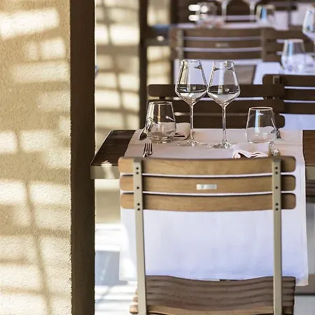 & Restaurant - Son De Mar 4*