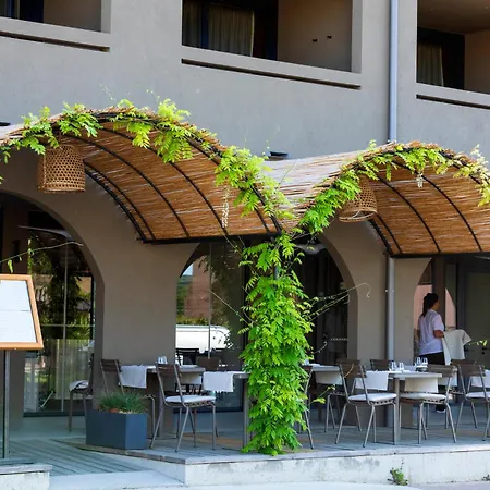 Hotell & Restaurant - Son De Mar 4*